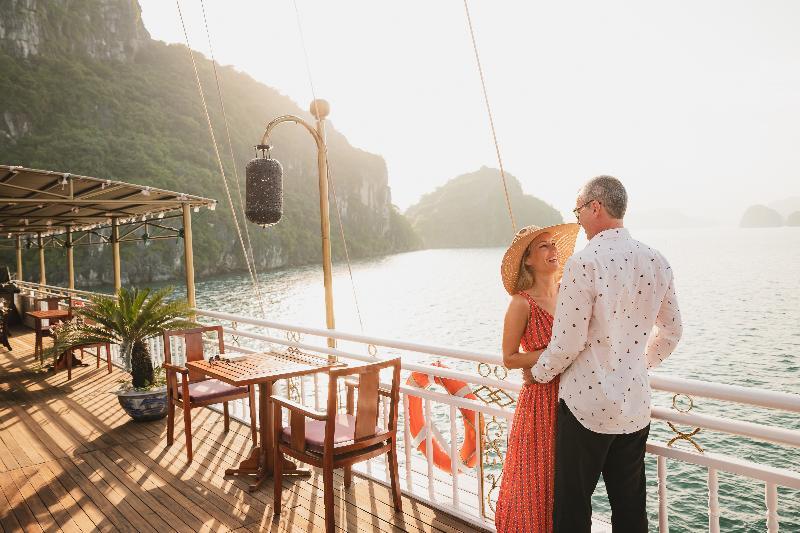 Heritage Line Violet Cruise - Halong Bay & Lan Ha Bay Ha Long Esterno foto